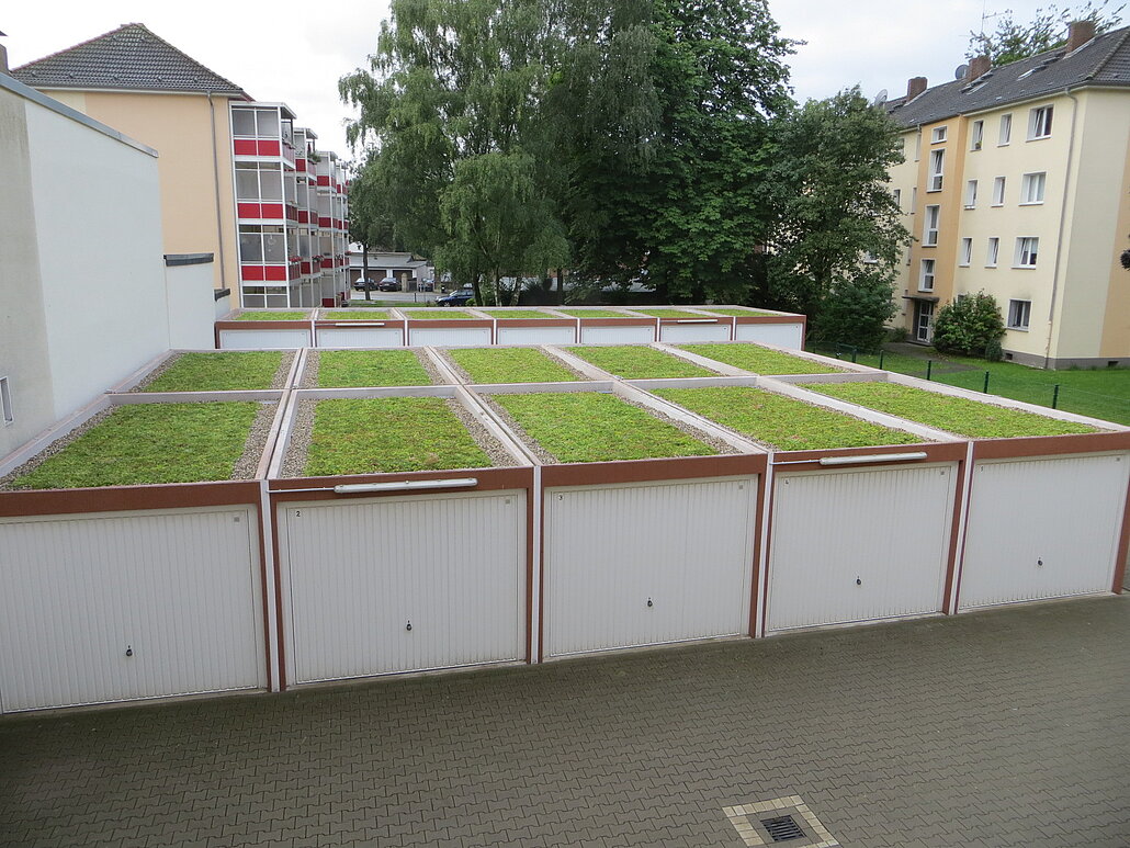 Begrünte Garagenhofdächer in DU-Rheinhausen