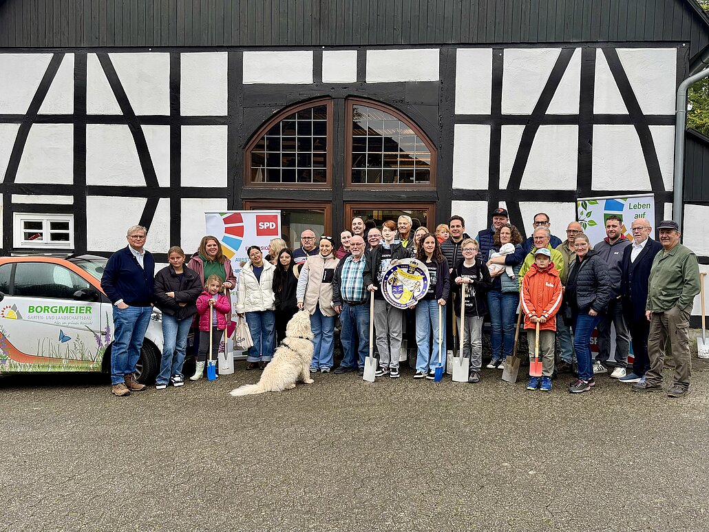 Gruppenfoto der Pflanzpaten 2025