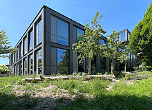 BlueOffice_SSP AG_Südseite Naturnahe Freianlagengestaltung auf der Südseite