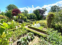 Landleben op de Kuhle, Dorsten, C. Schumann, 2025 Bauerngarten, Gemüsebeete mit Ilexeinfassung